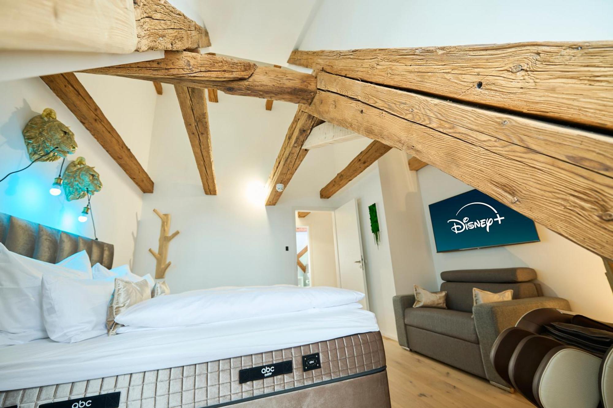 Wood World Luxury - Massage - Bergblick - Tranpolin- Parken Apartment มาร์คดอร์ฟ ภายนอก รูปภาพ