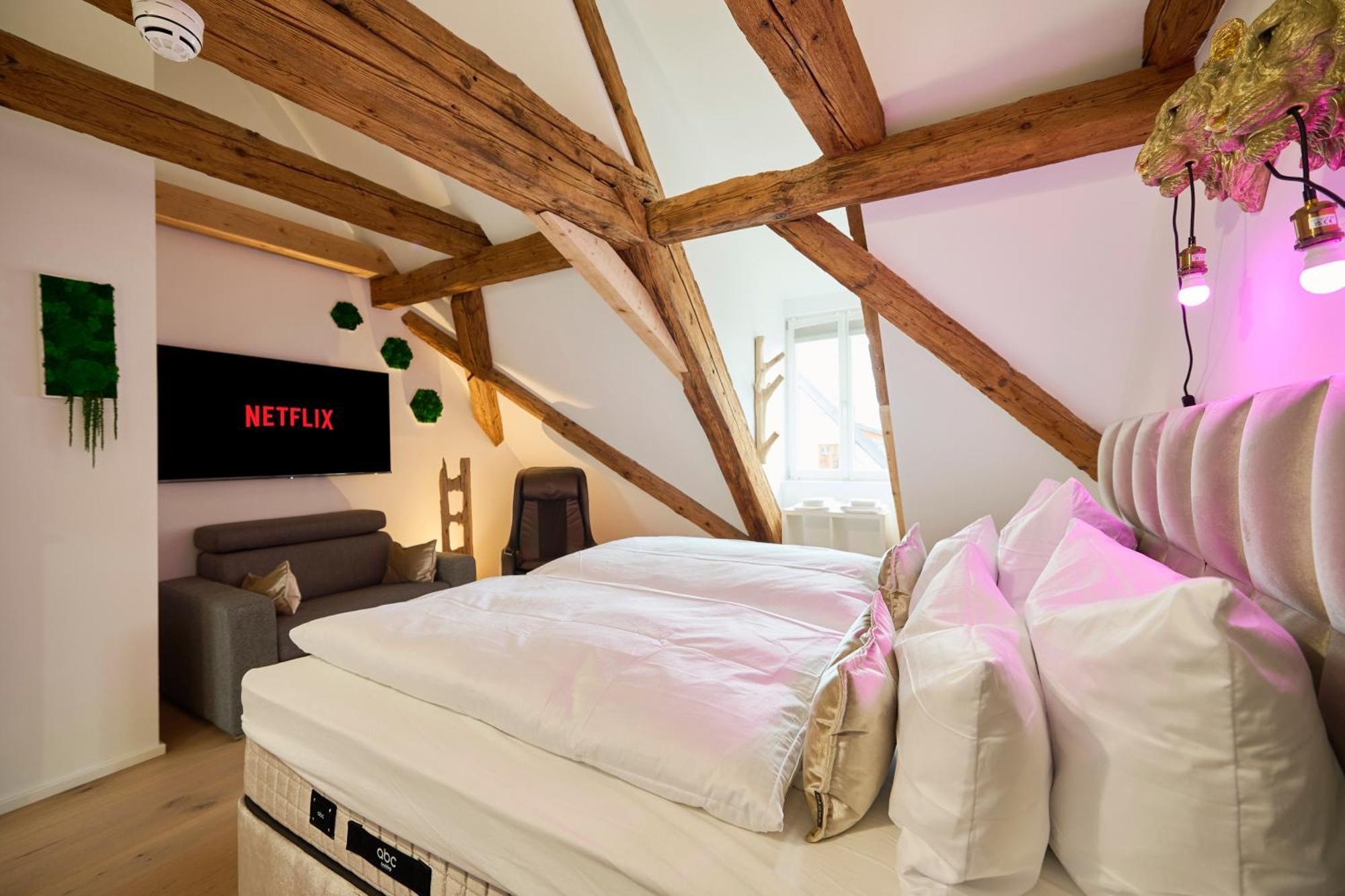 Wood World Luxury - Massage - Bergblick - Tranpolin- Parken Apartment มาร์คดอร์ฟ ภายนอก รูปภาพ