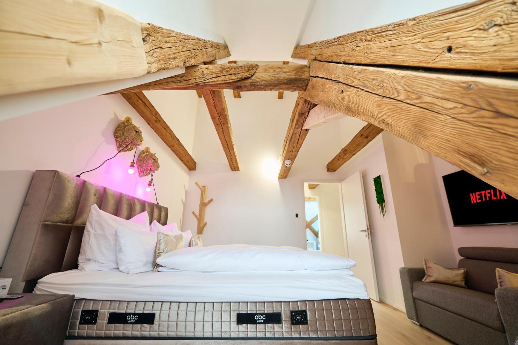 Wood World Luxury - Massage - Bergblick - Tranpolin- Parken Apartment มาร์คดอร์ฟ ภายนอก รูปภาพ