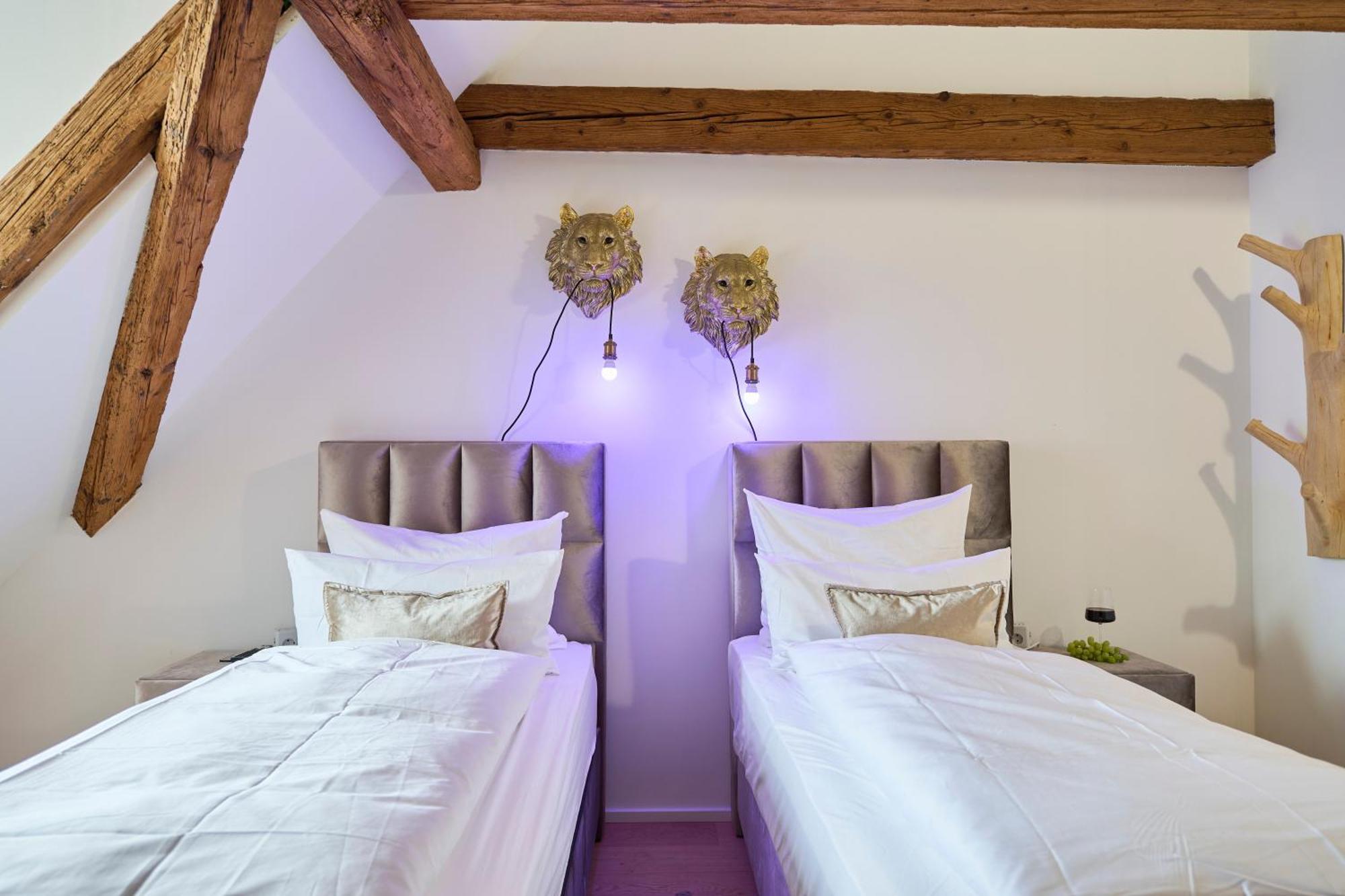 Wood World Luxury - Massage - Bergblick - Tranpolin- Parken Apartment มาร์คดอร์ฟ ภายนอก รูปภาพ